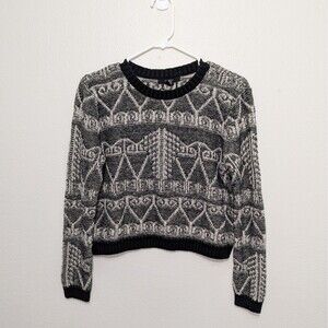 Women's Cropped Sweater Size Medium Knit  Gray And Black